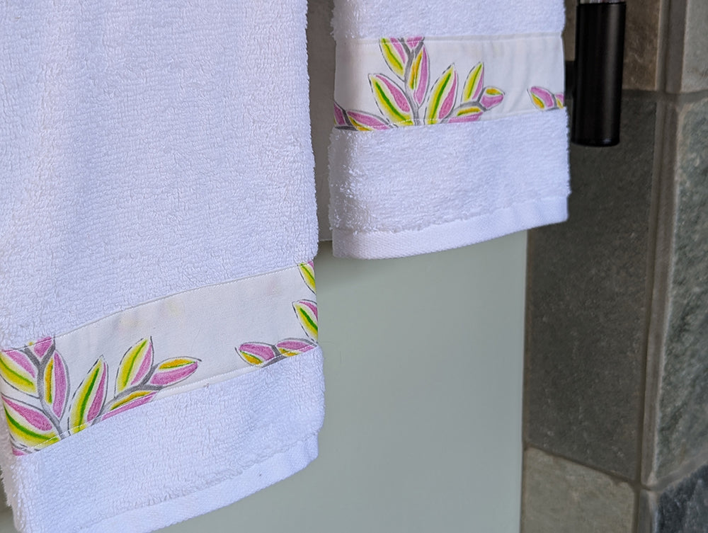 Pink & Yellow Border Hand Towels (Set of 2)