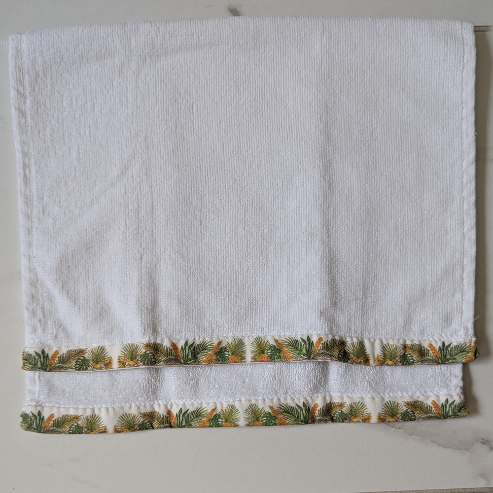Finger Tip Towels with Tropical Plants Design - Set of Two