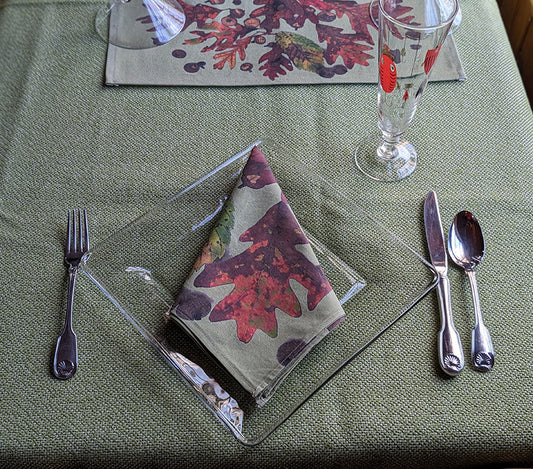 Acorns and Fall Leaves Runner and Napkins Set (For Four)