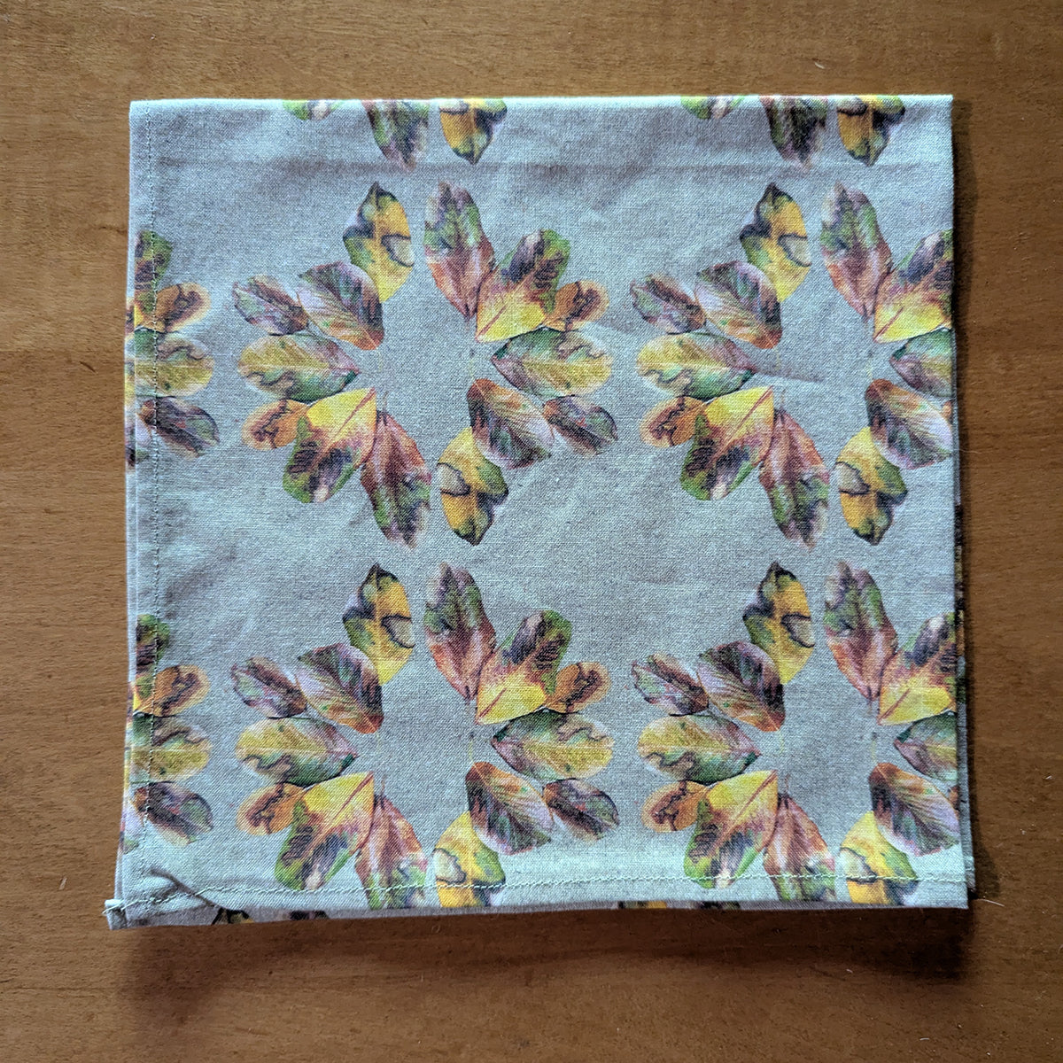 Wreaths of Leaves Napkins (Sold Individually - Two Colors)