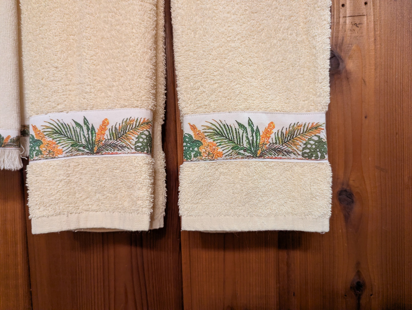 Tropical Plants Border Hand Towels